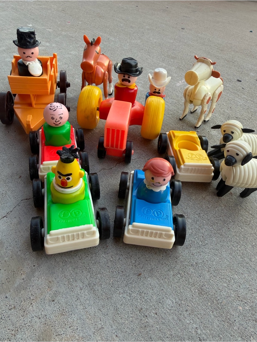 Vtg Fisher-Price Little People Farm Lot Animals Tractor Wagon Horse Sheep Cars